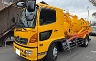 日野 ﾋﾉﾚﾝｼﾞｬｰ 増tﾍﾞｯﾄﾞ付 5.27t強力吸引車 4300L 風量20m3 兼松ﾓｰﾋﾞﾙﾊﾞｯｸ MP-06BVP 清掃車 ﾀﾝｸ及びｷｬｯﾁｬｰ内ｽﾃﾝﾚｽ巻 PMﾄﾗｯﾌﾟ装着済 総重量11,810Kg